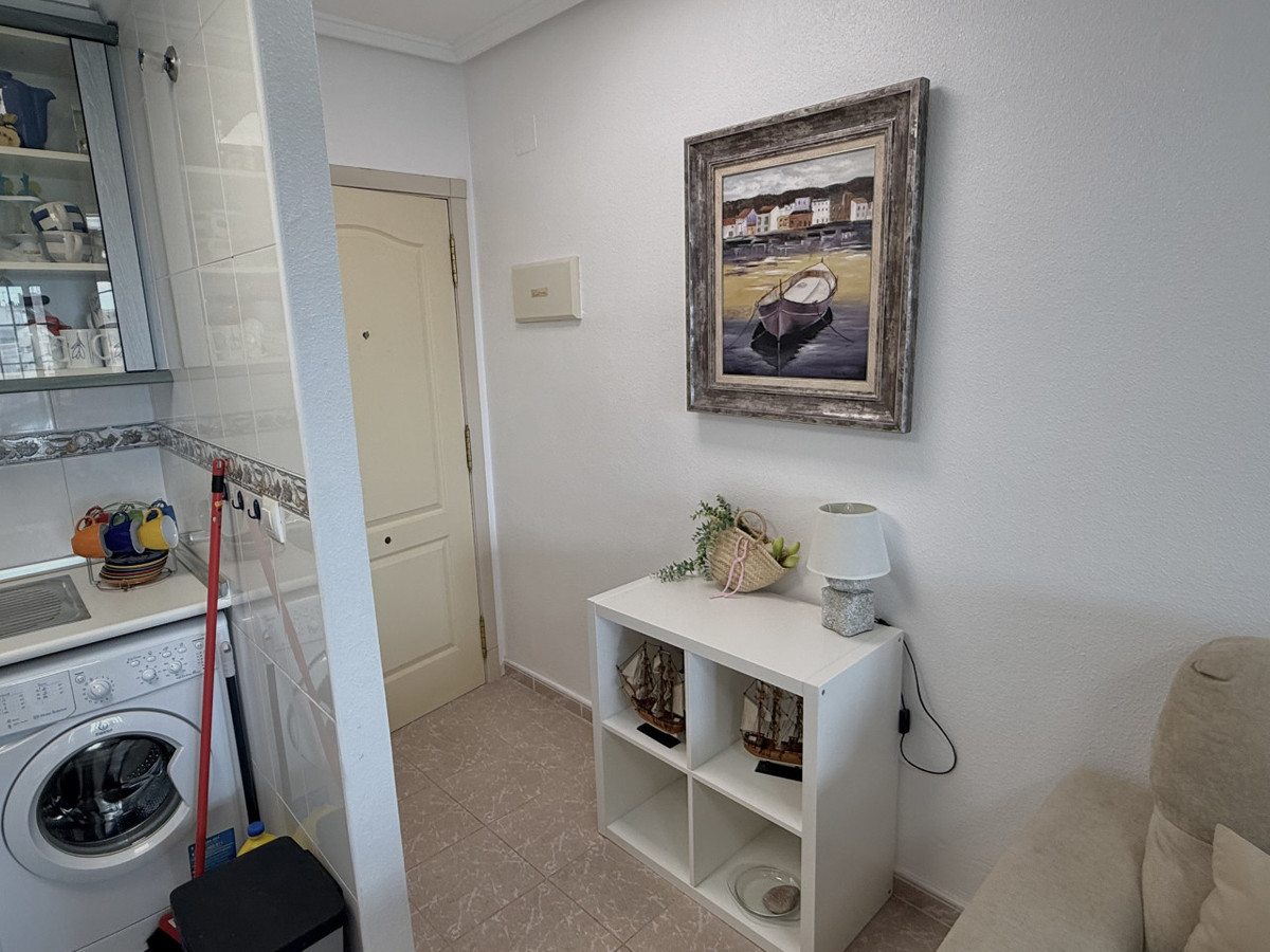 Se vende Apartamento Planta Media de 2 dormitorios en Costa Blanca, Alicante, España