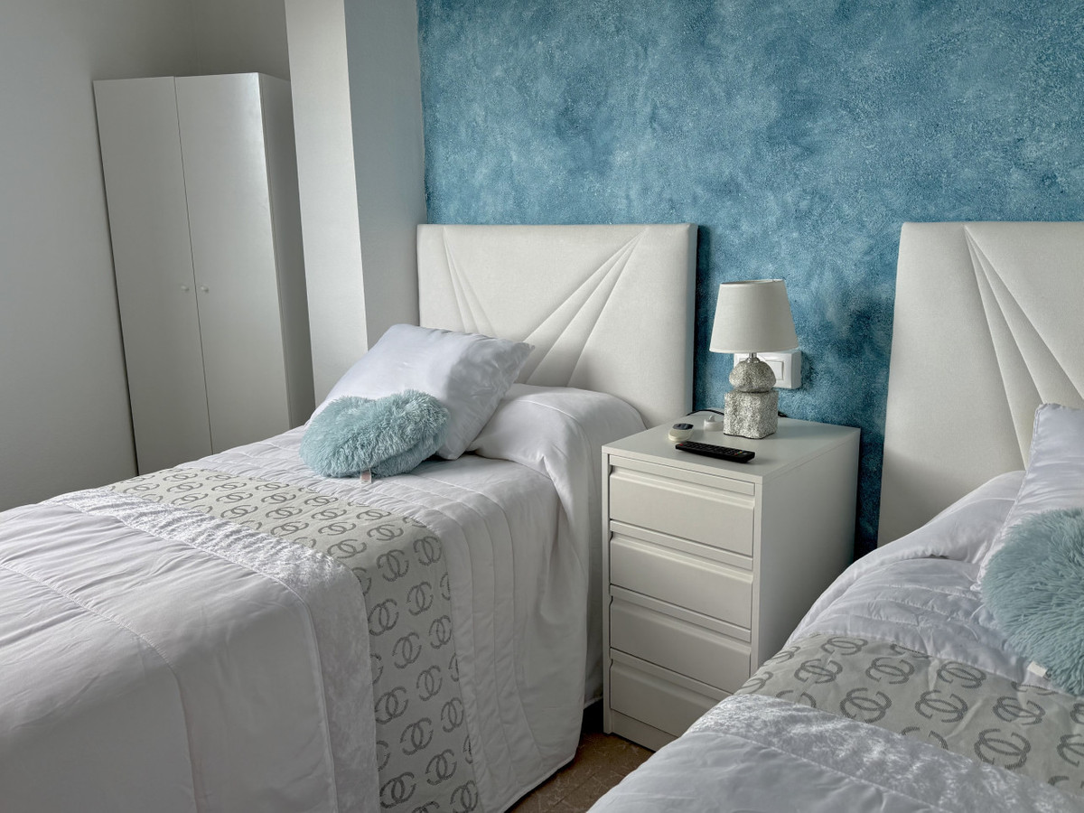Se vende Apartamento Planta Media de 2 dormitorios en Costa Blanca, Alicante, España