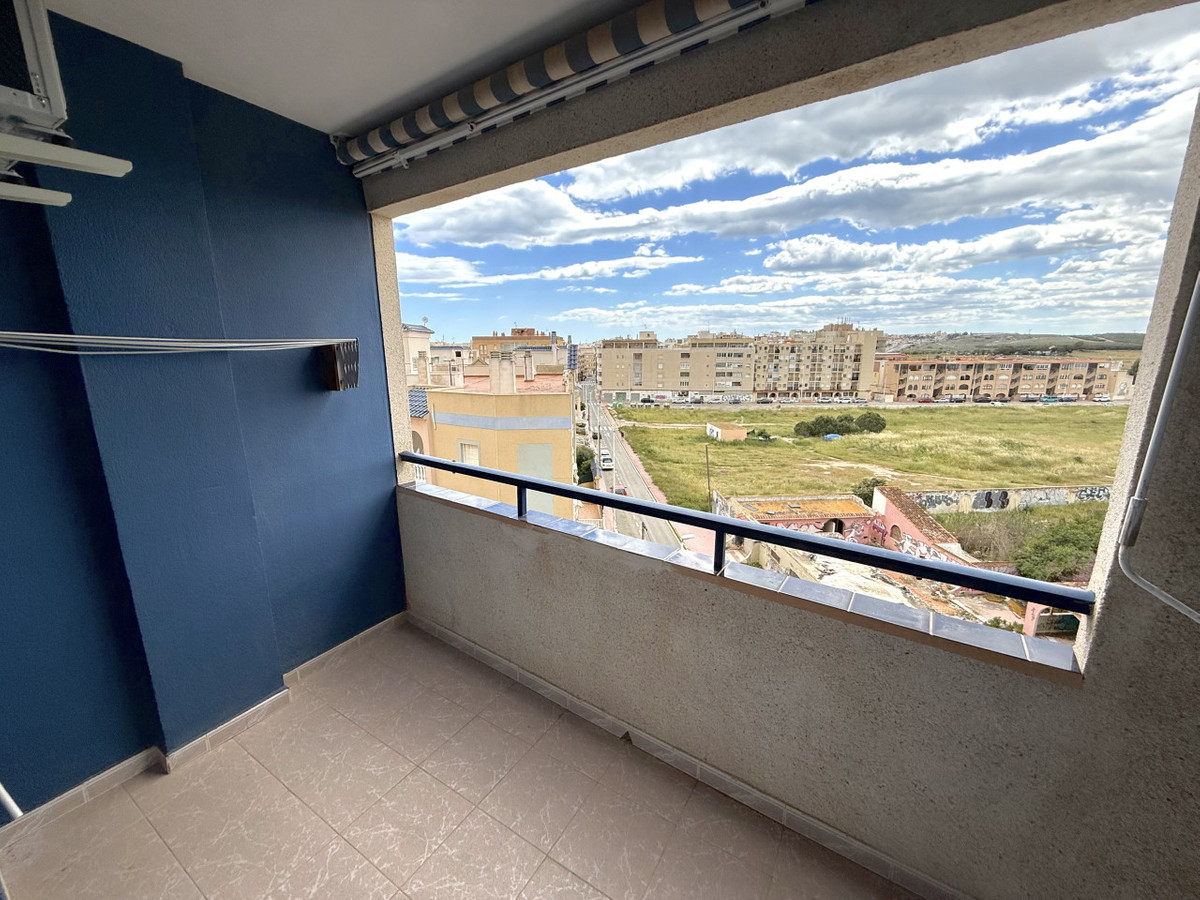Se vende Apartamento Planta Media de 2 dormitorios en Costa Blanca, Alicante, España