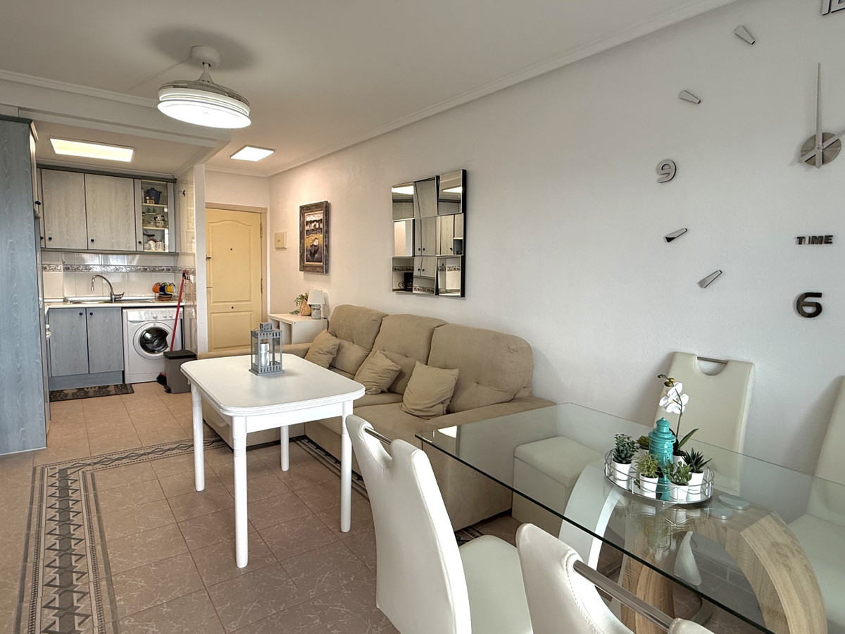 Se vende Apartamento Planta Media de 2 dormitorios en Costa Blanca, Alicante, España