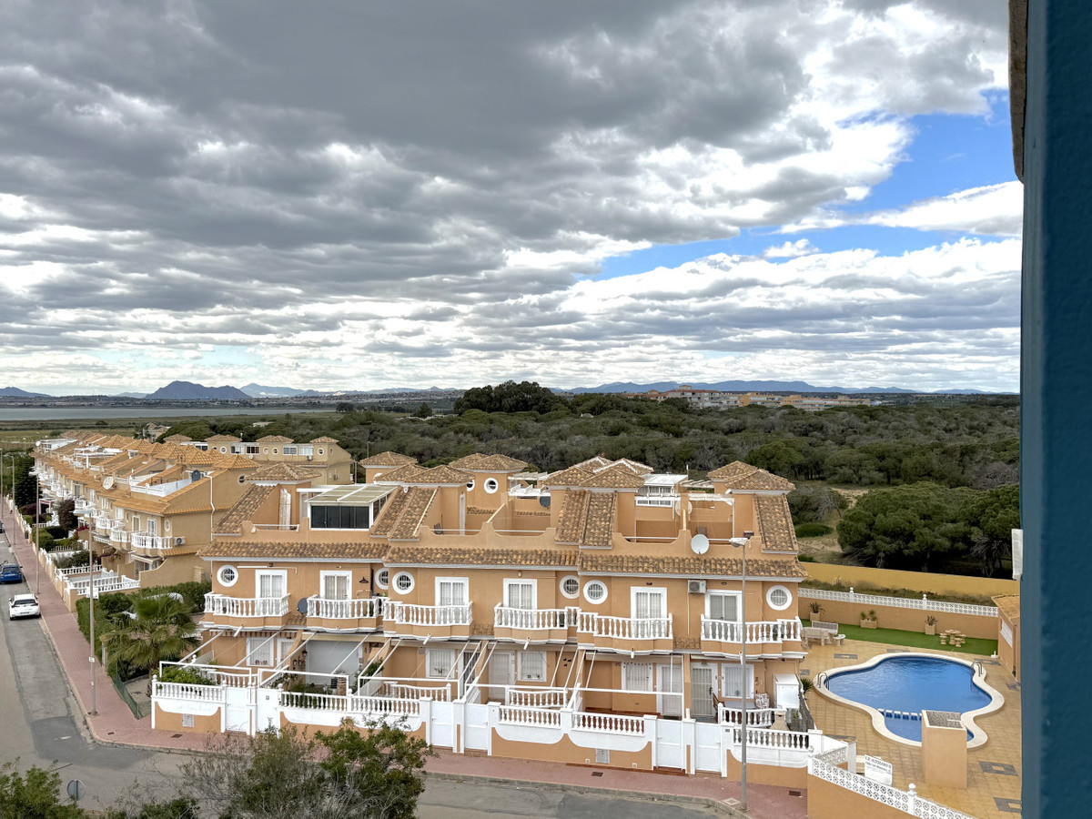 Se vende Apartamento Planta Media de 2 dormitorios en Costa Blanca, Alicante, España