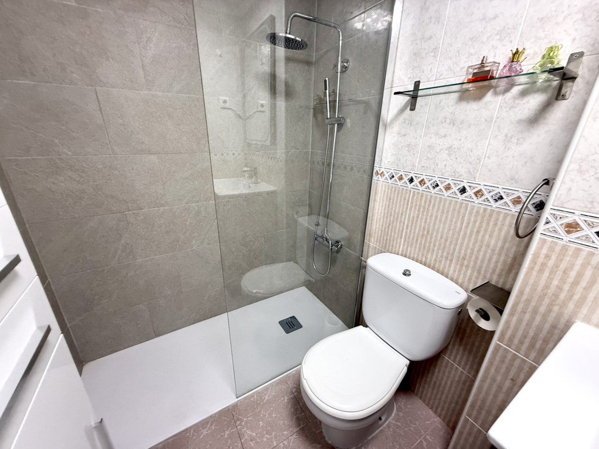 Se vende Apartamento Planta Media de 2 dormitorios en Costa Blanca, Alicante, España