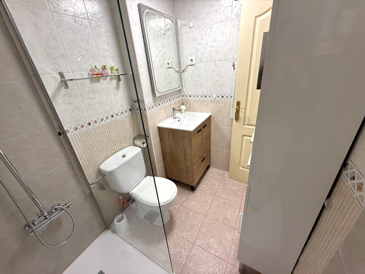 Se vende Apartamento Planta Media de 2 dormitorios en Costa Blanca, Alicante, España