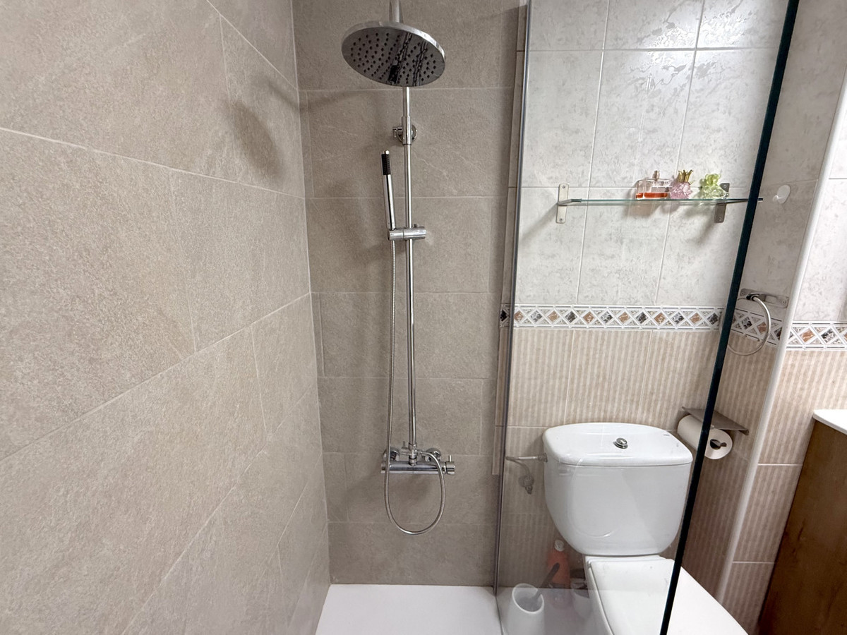 Se vende Apartamento Planta Media de 2 dormitorios en Costa Blanca, Alicante, España
