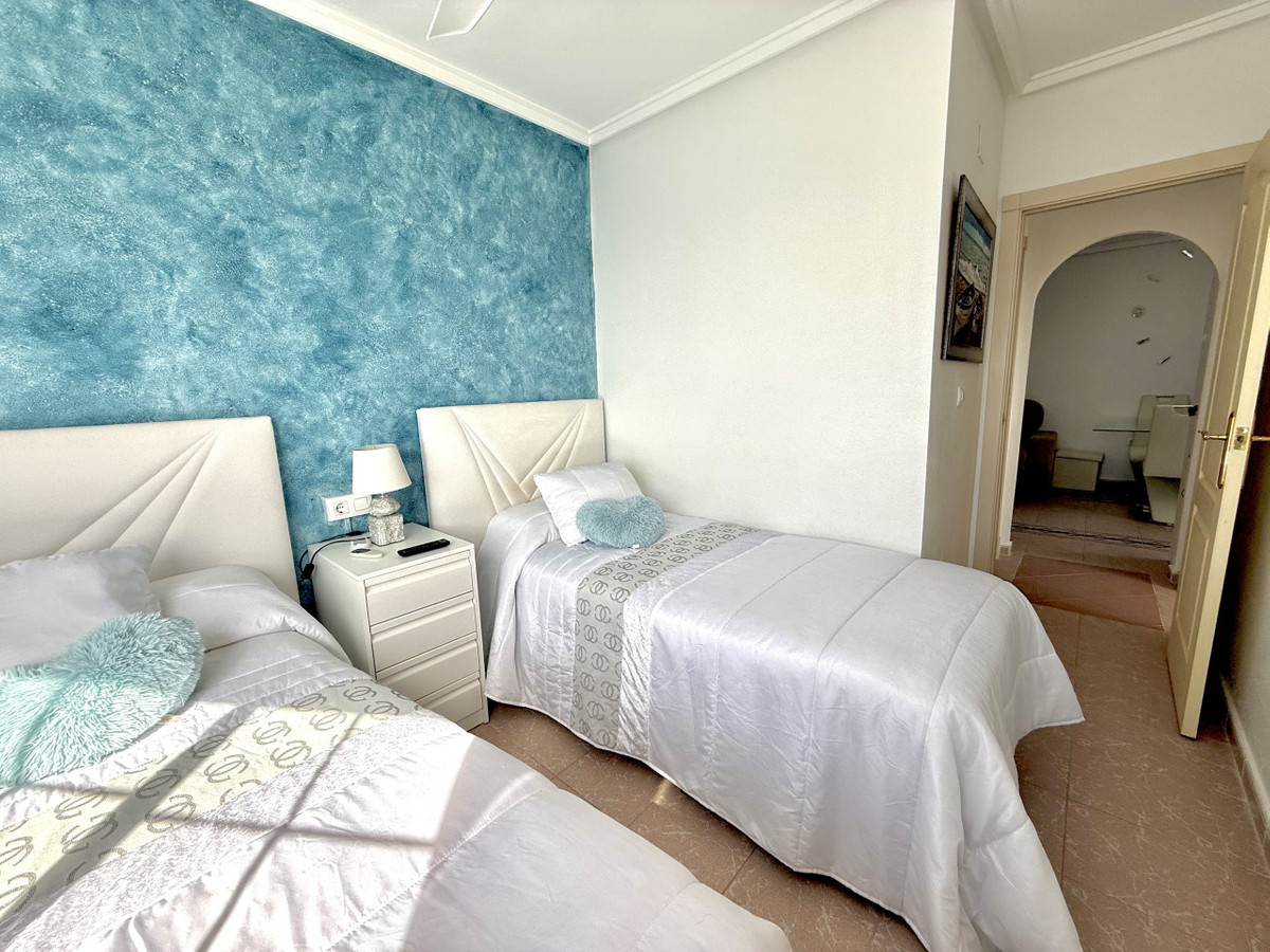 Se vende Apartamento Planta Media de 2 dormitorios en Costa Blanca, Alicante, España
