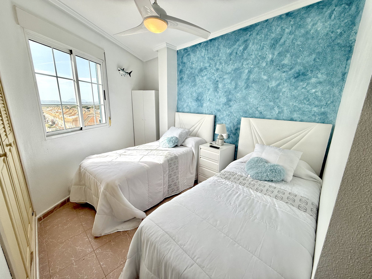 Se vende Apartamento Planta Media de 2 dormitorios en Costa Blanca, Alicante, España