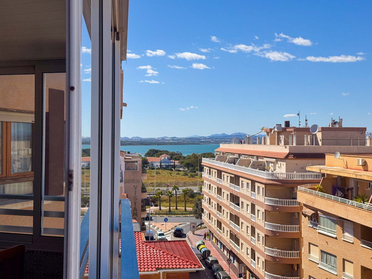 Se vende Apartamento Planta Media de 3 dormitorios en Costa Blanca, Alicante, España
