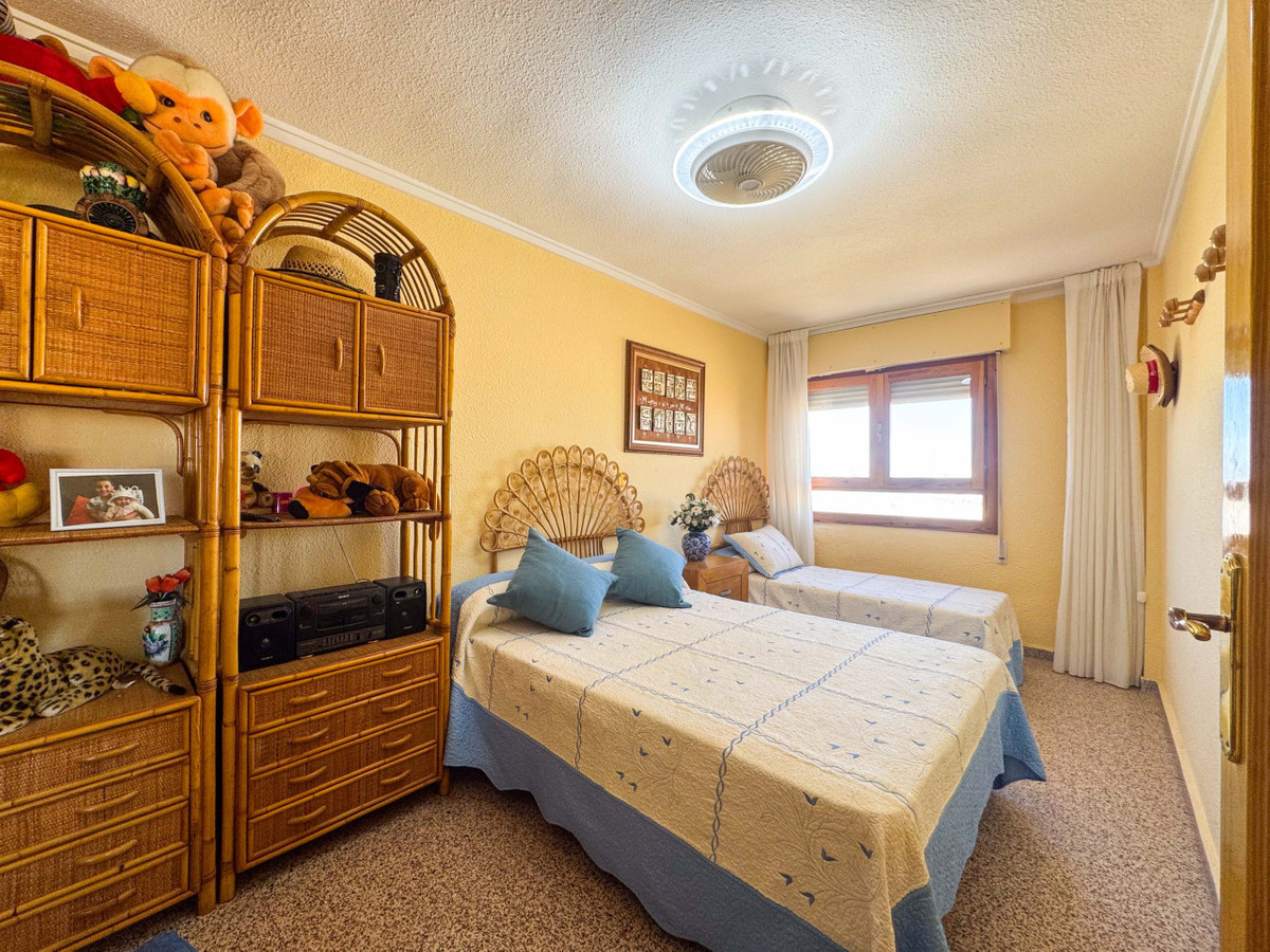 Se vende Apartamento Planta Media de 3 dormitorios en Costa Blanca, Alicante, España