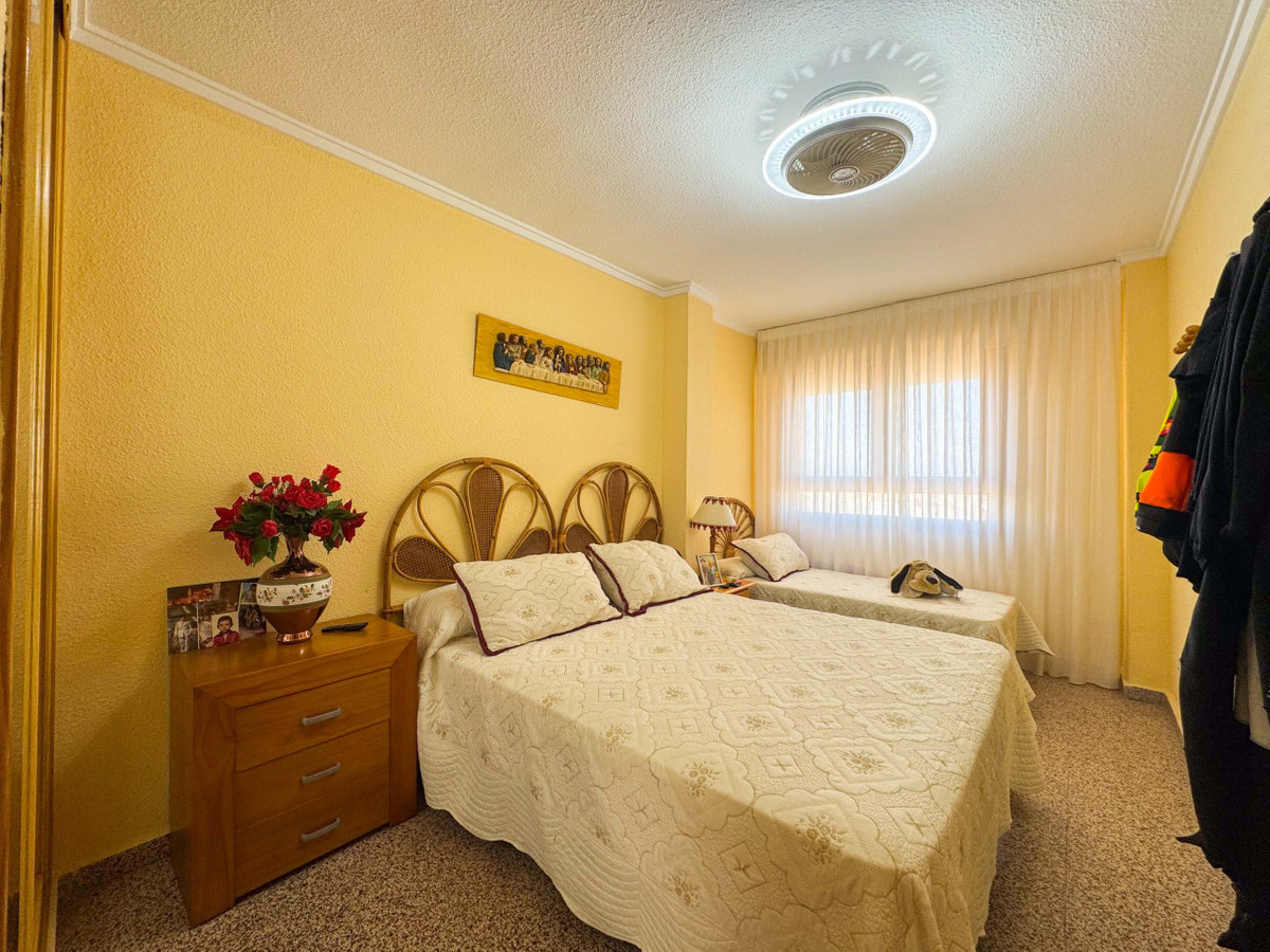 Se vende Apartamento Planta Media de 3 dormitorios en Costa Blanca, Alicante, España