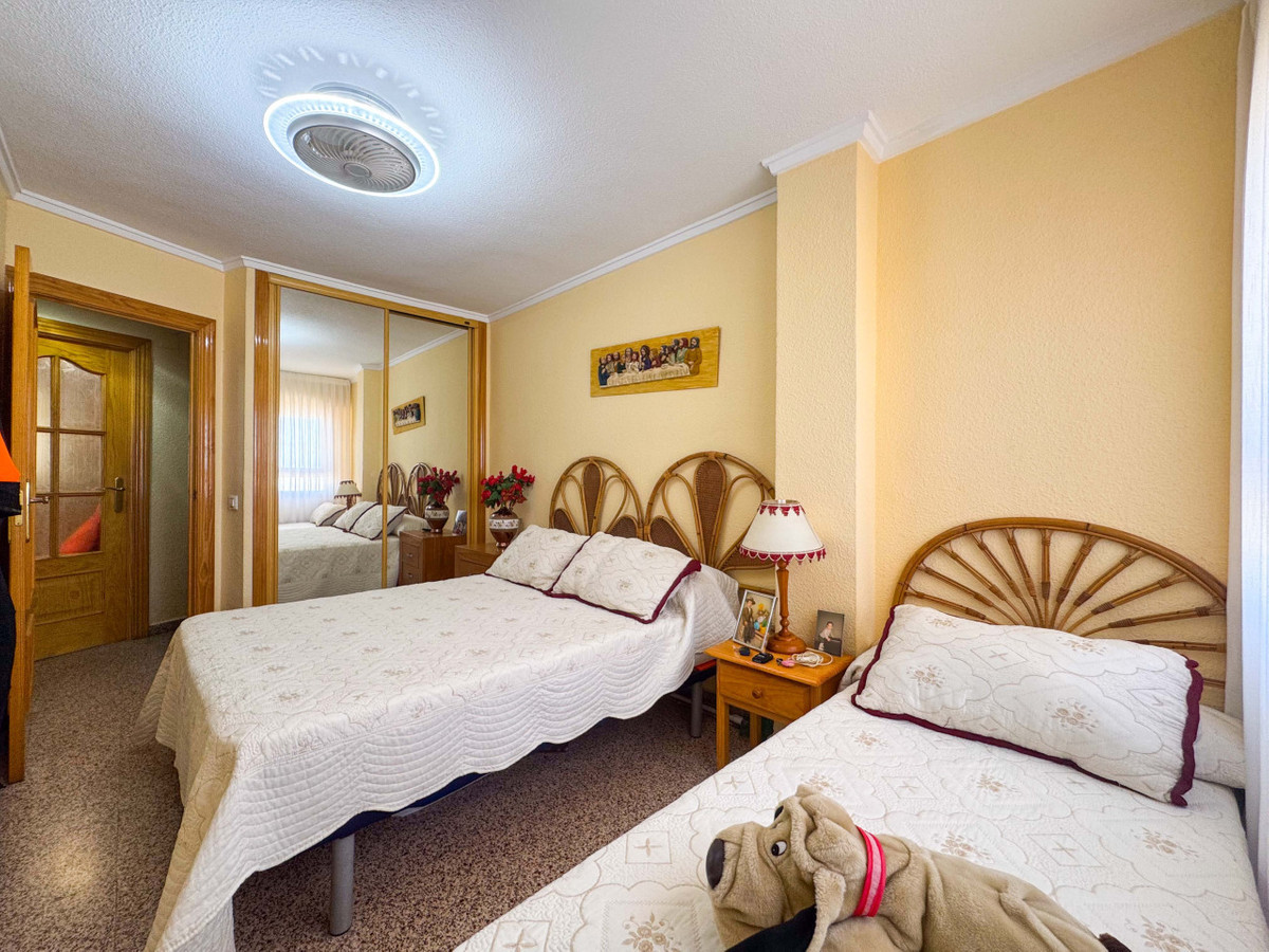 Se vende Apartamento Planta Media de 3 dormitorios en Costa Blanca, Alicante, España