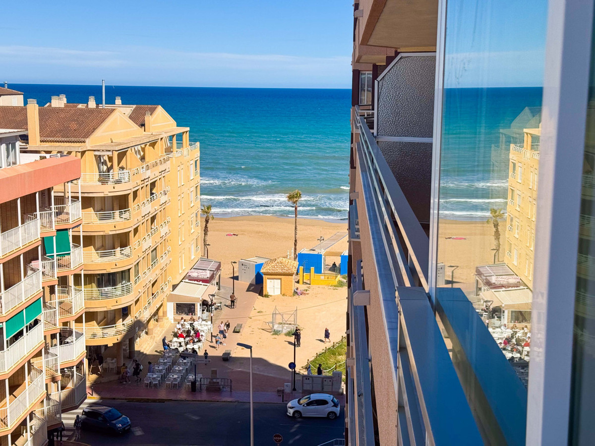 Se vende Apartamento Planta Media de 3 dormitorios en Costa Blanca, Alicante, España