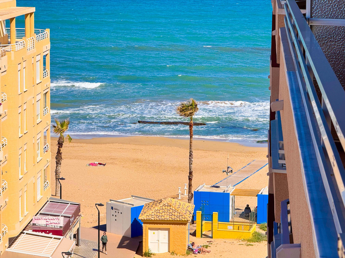 Se vende Apartamento Planta Media de 3 dormitorios en Costa Blanca, Alicante, España