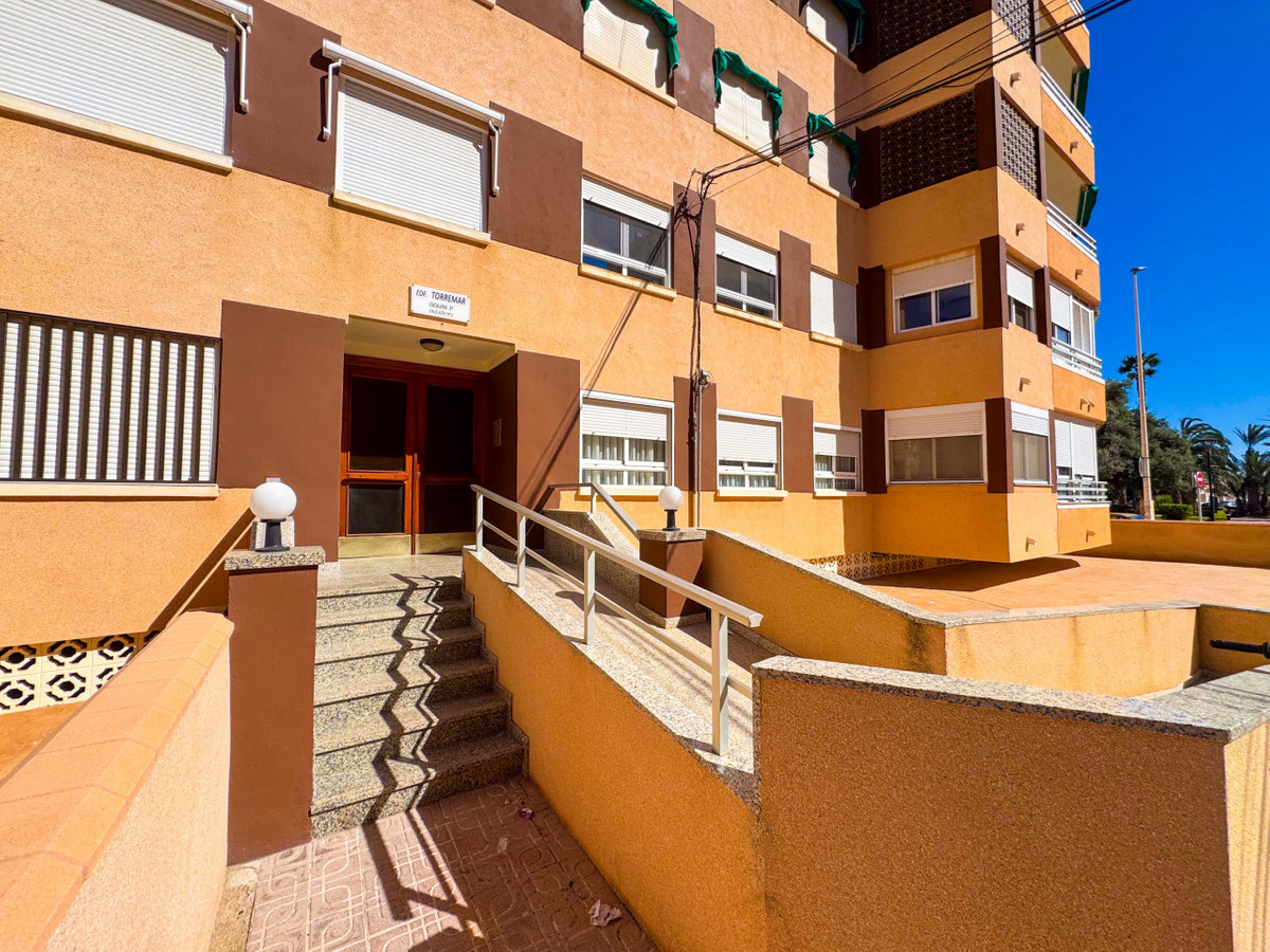 Se vende Apartamento Planta Media de 3 dormitorios en Costa Blanca, Alicante, España