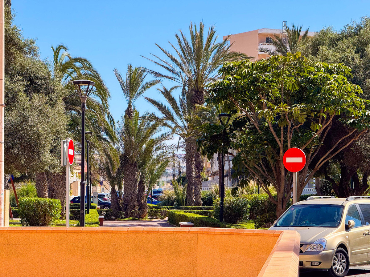 Se vende Apartamento Planta Media de 3 dormitorios en Costa Blanca, Alicante, España