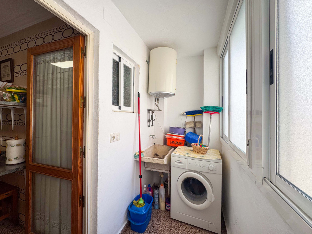 Se vende Apartamento Planta Media de 3 dormitorios en Costa Blanca, Alicante, España