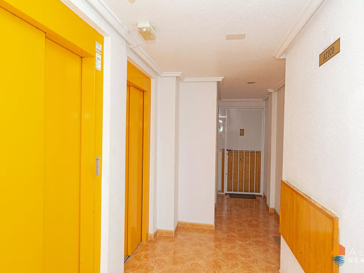 Se vende Ático de 2 dormitorios en Costa Blanca, Alicante, España