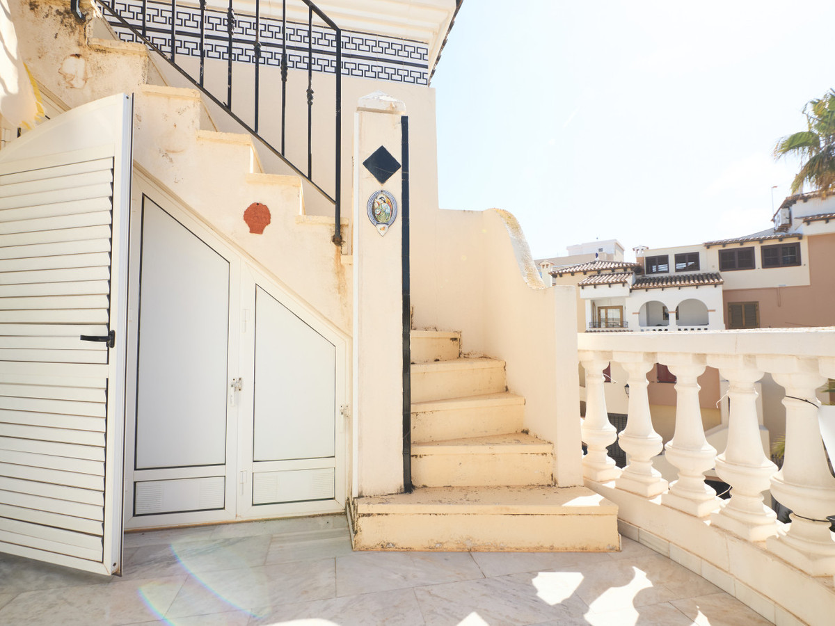 Se vende Apartamento en Planta Última de 2 dormitorios en Costa Blanca, Alicante, España