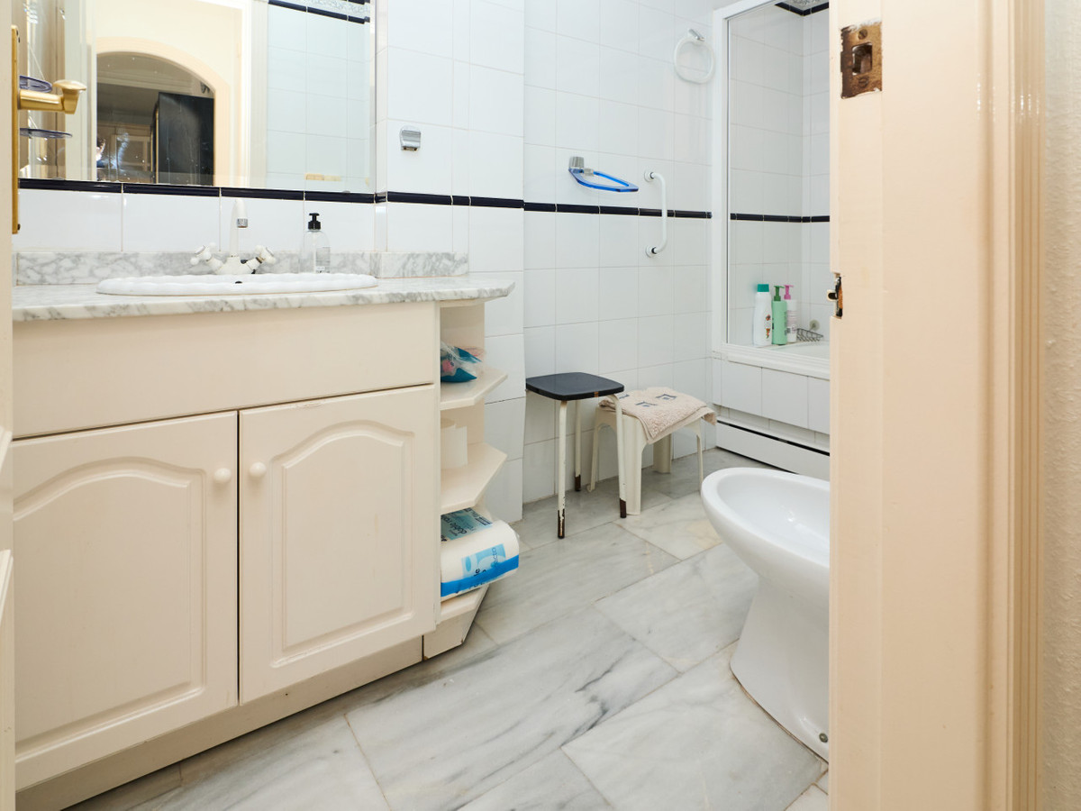 Se vende Apartamento en Planta Última de 2 dormitorios en Costa Blanca, Alicante, España