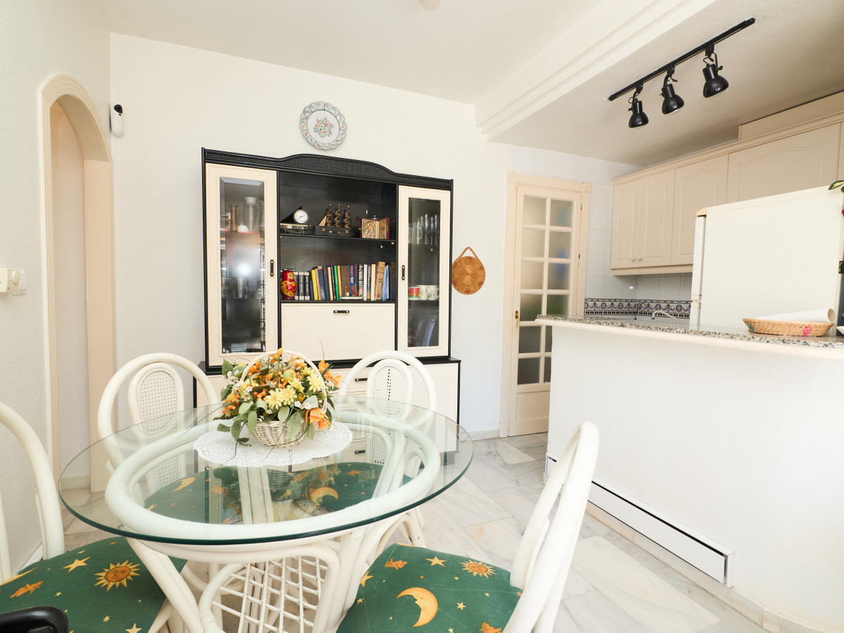 Se vende Apartamento en Planta Última de 2 dormitorios en Costa Blanca, Alicante, España