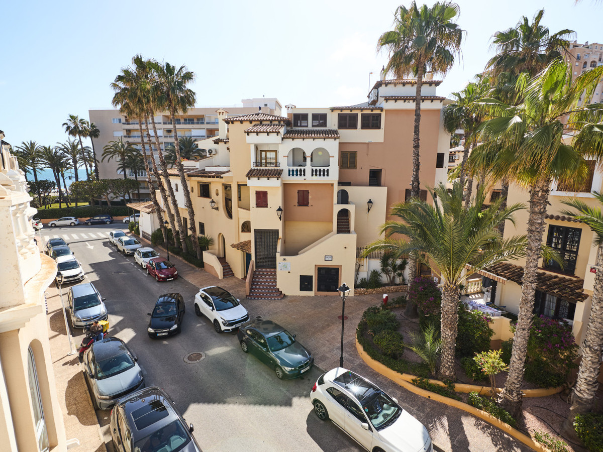 Se vende Apartamento en Planta Última de 2 dormitorios en Costa Blanca, Alicante, España