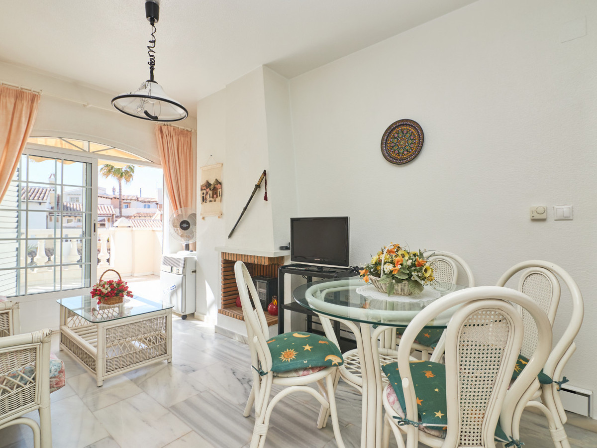Se vende Apartamento en Planta Última de 2 dormitorios en Costa Blanca, Alicante, España