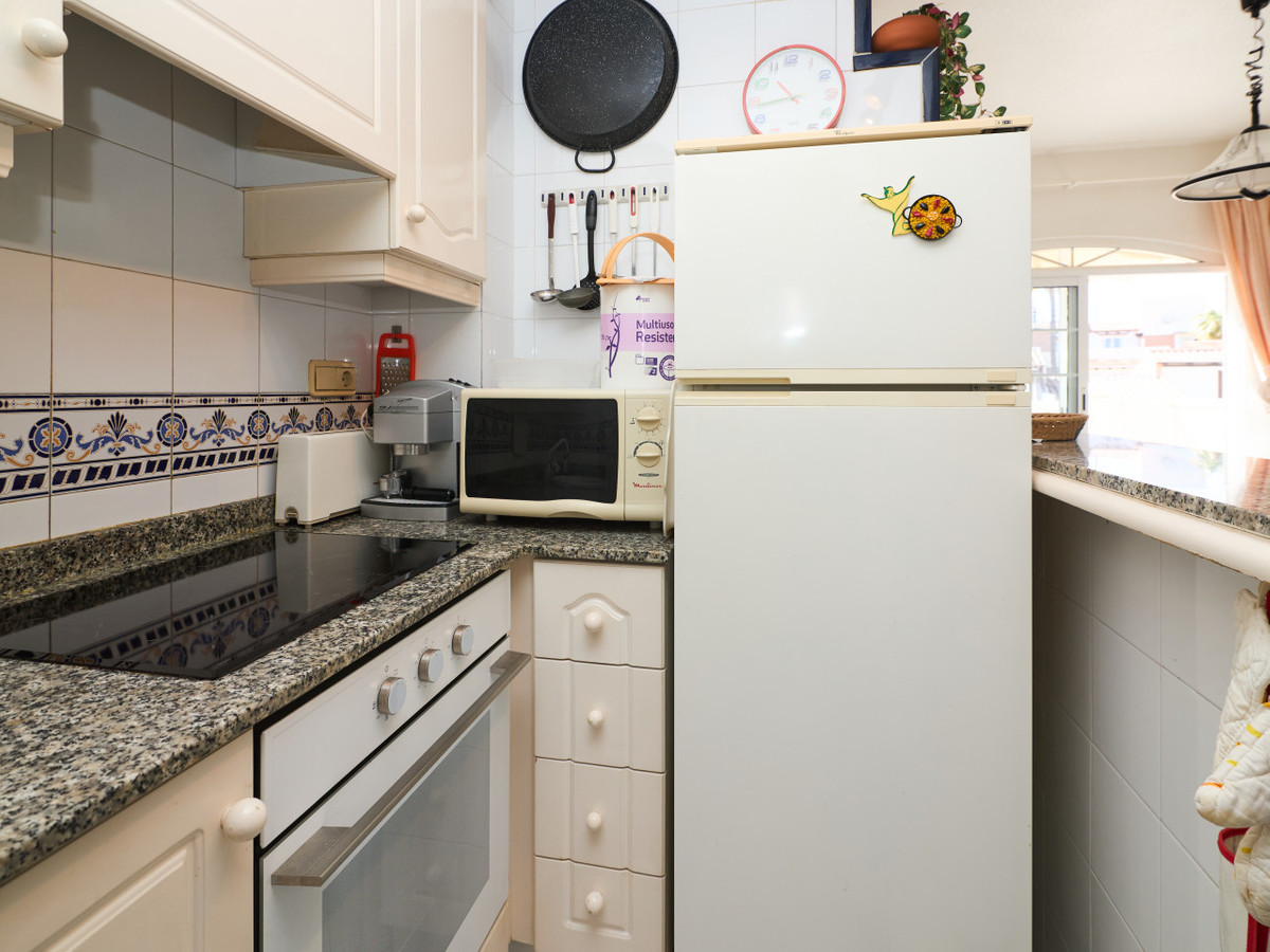 Se vende Apartamento en Planta Última de 2 dormitorios en Costa Blanca, Alicante, España