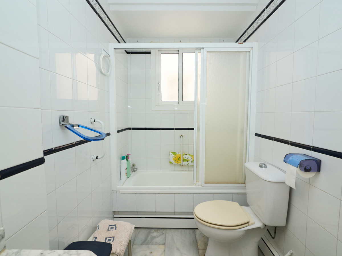 Se vende Apartamento en Planta Última de 2 dormitorios en Costa Blanca, Alicante, España