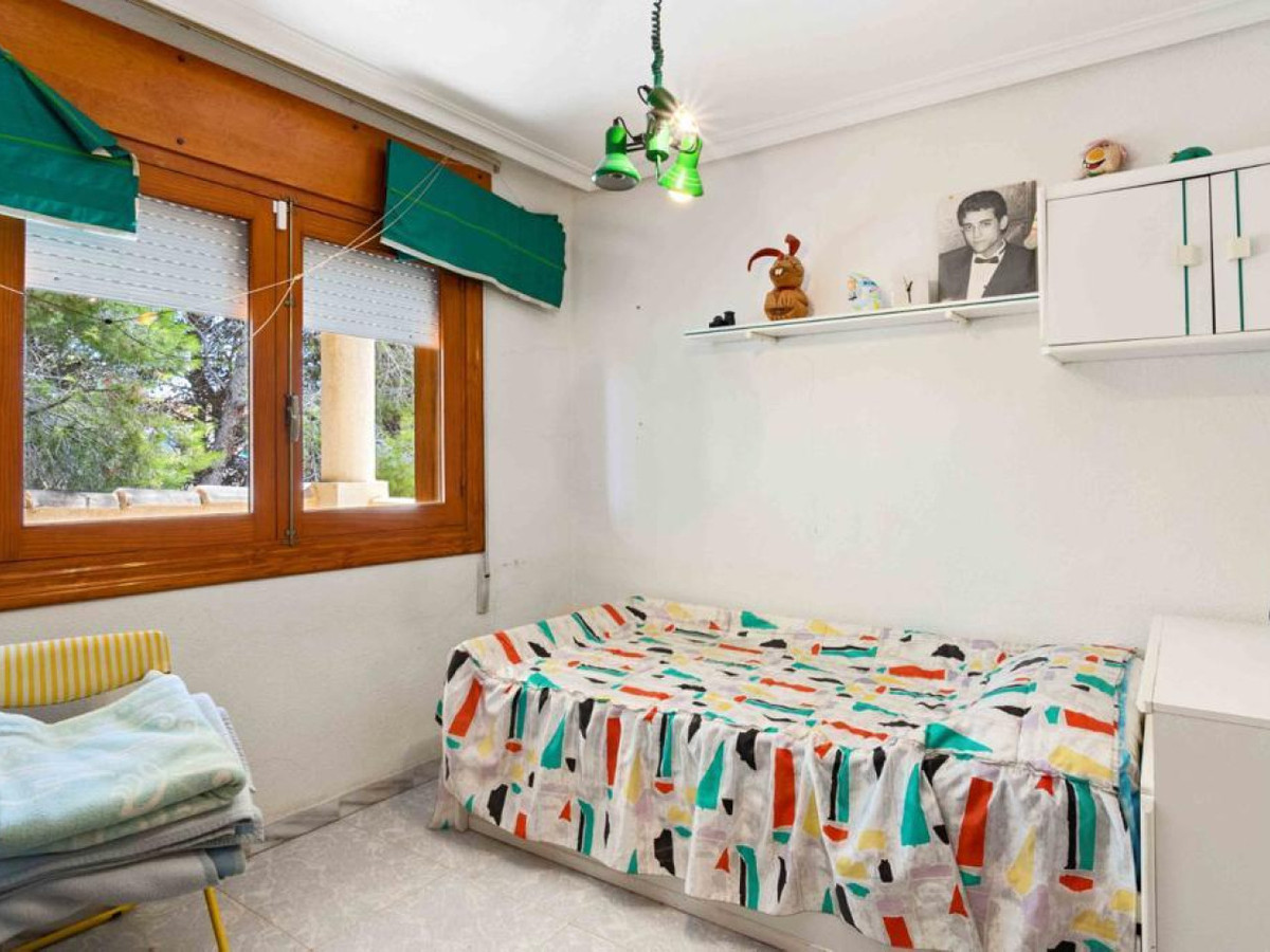 Se vende Villa - Chalet de 6 dormitorios en Costa Blanca, Alicante, España