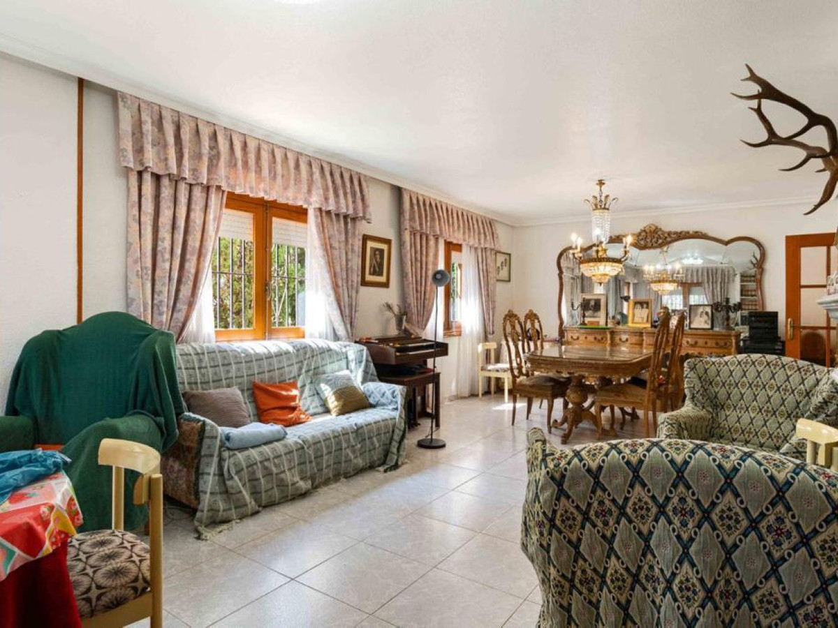 Se vende Villa - Chalet de 6 dormitorios en Costa Blanca, Alicante, España