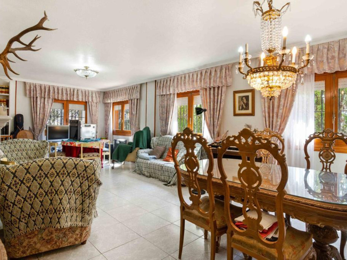 Se vende Villa - Chalet de 6 dormitorios en Costa Blanca, Alicante, España