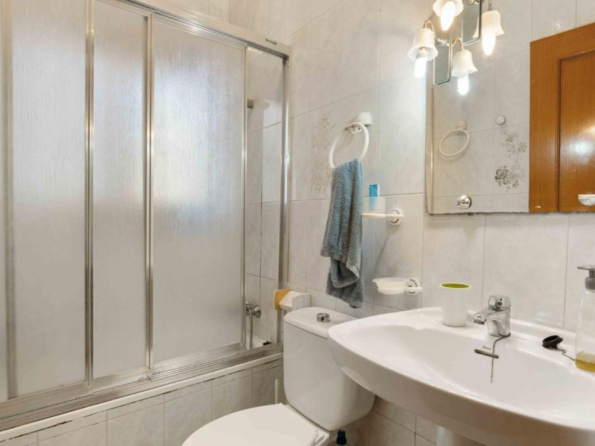 Se vende Villa - Chalet de 6 dormitorios en Costa Blanca, Alicante, España