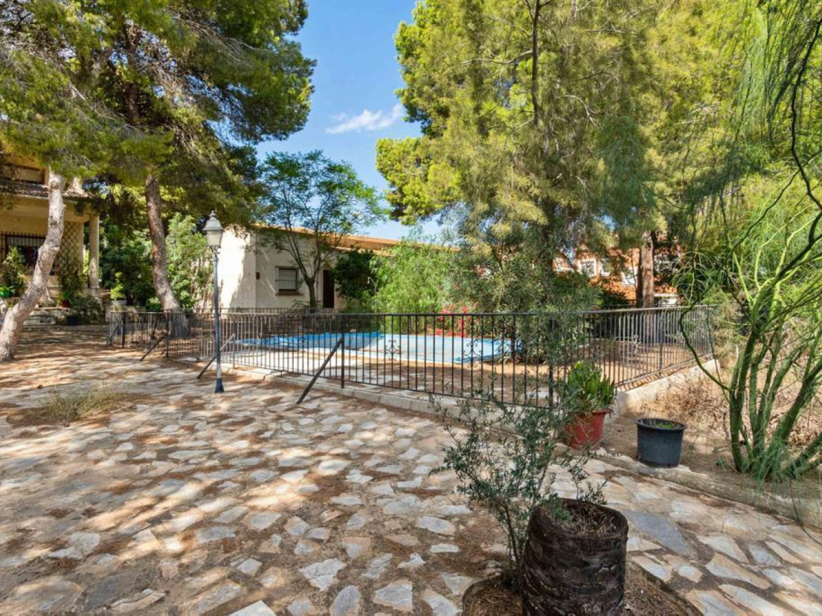 Se vende Villa - Chalet de 6 dormitorios en Costa Blanca, Alicante, España