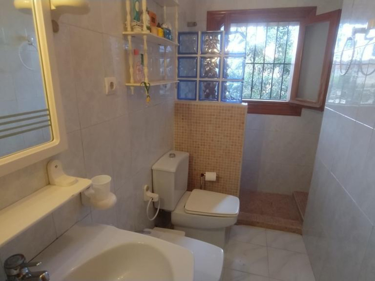 Se vende Villa - Chalet de 6 dormitorios en Costa Blanca, Alicante, España