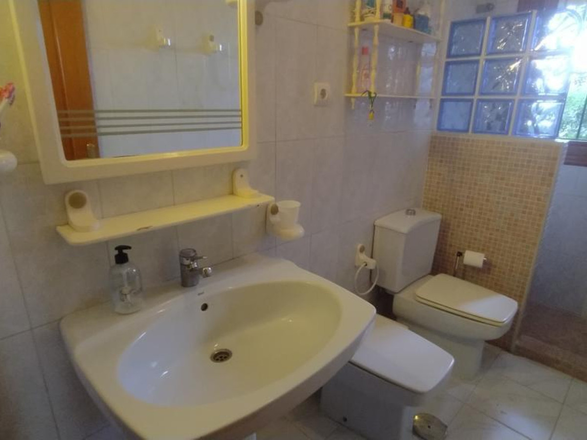 Se vende Villa - Chalet de 6 dormitorios en Costa Blanca, Alicante, España