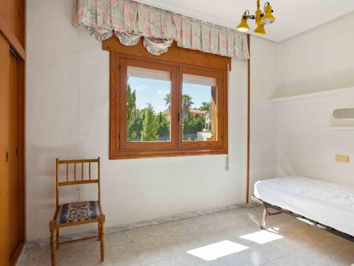 Se vende Villa - Chalet de 6 dormitorios en Costa Blanca, Alicante, España