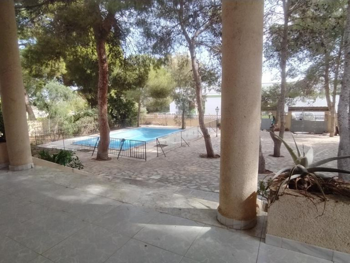 Se vende Villa - Chalet de 6 dormitorios en Costa Blanca, Alicante, España