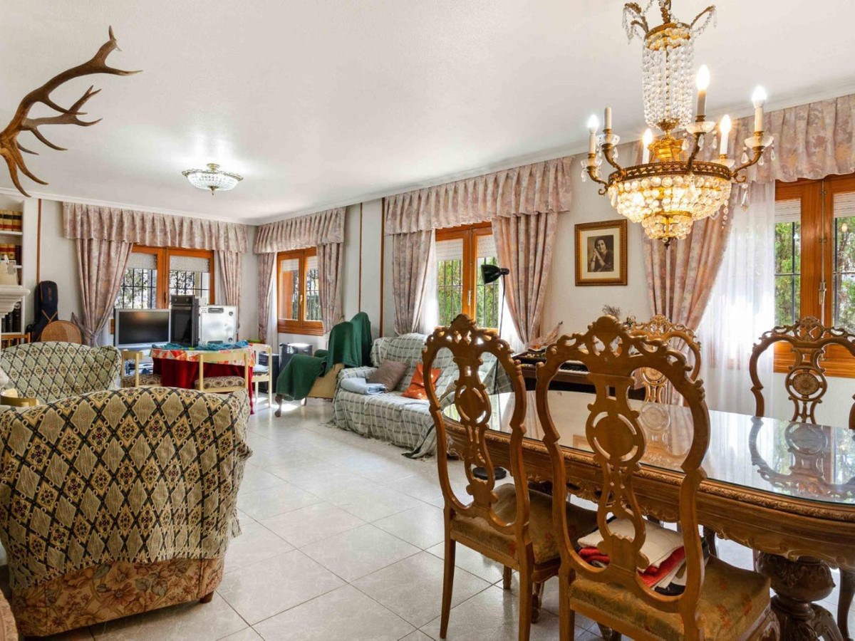 Se vende Villa - Chalet de 6 dormitorios en Costa Blanca, Alicante, España