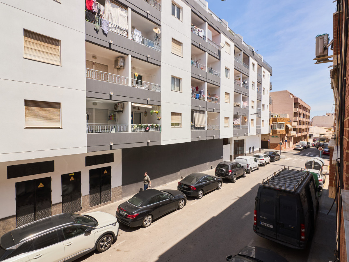Se vende Apartamento Planta Media de 3 dormitorios en Costa Blanca, Alicante, España