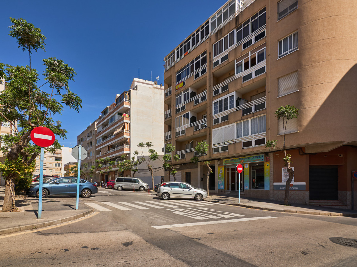 Se vende Apartamento Planta Media de 3 dormitorios en Costa Blanca, Alicante, España
