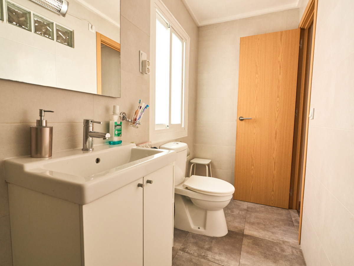 Se vende Apartamento Planta Media de 3 dormitorios en Costa Blanca, Alicante, España