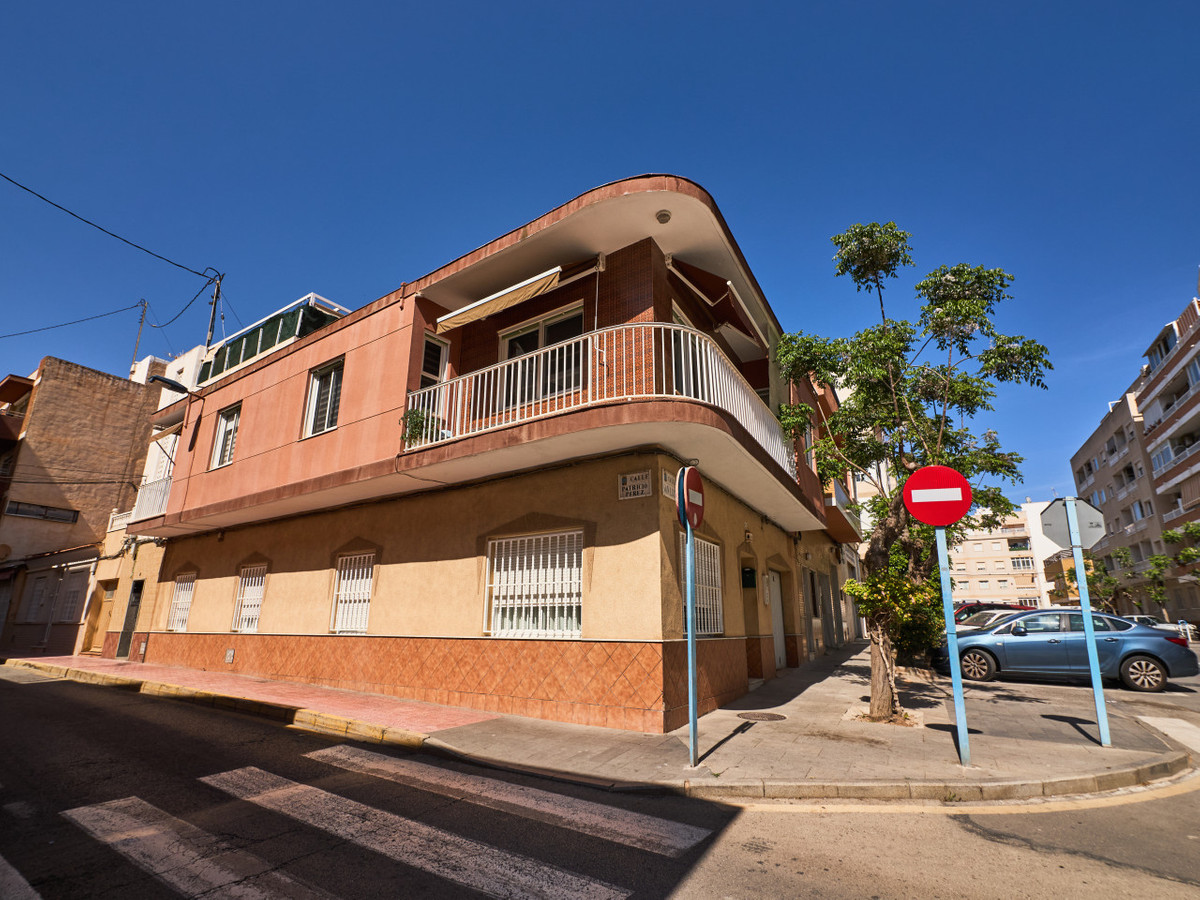 Se vende Apartamento Planta Media de 3 dormitorios en Costa Blanca, Alicante, España