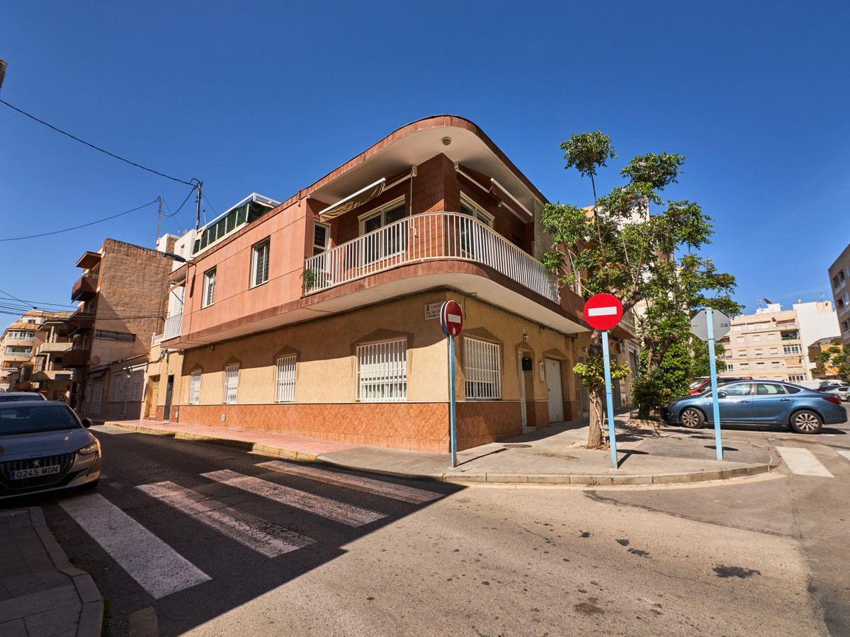 Se vende Apartamento Planta Media de 3 dormitorios en Costa Blanca, Alicante, España