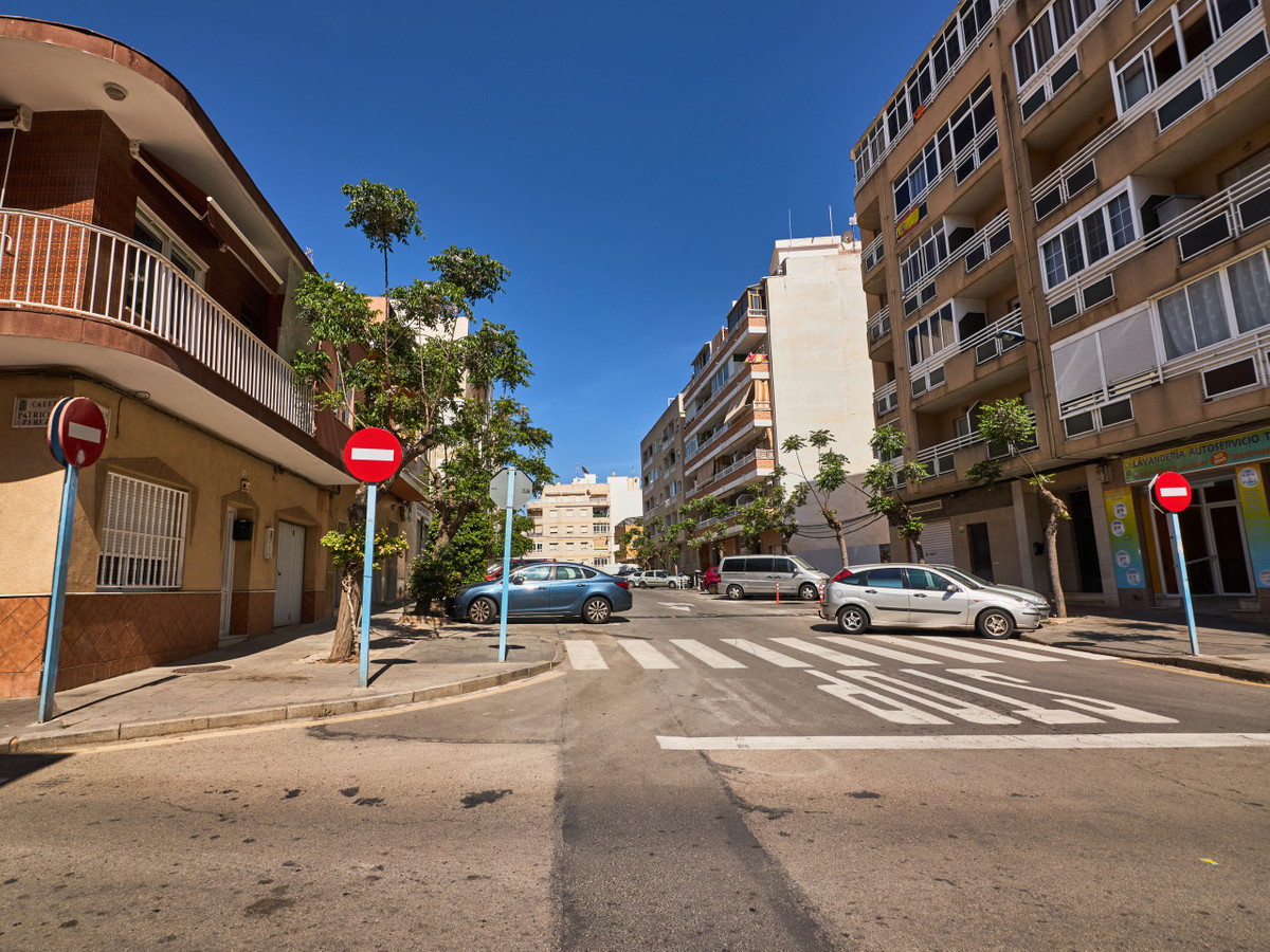Se vende Apartamento Planta Media de 3 dormitorios en Costa Blanca, Alicante, España