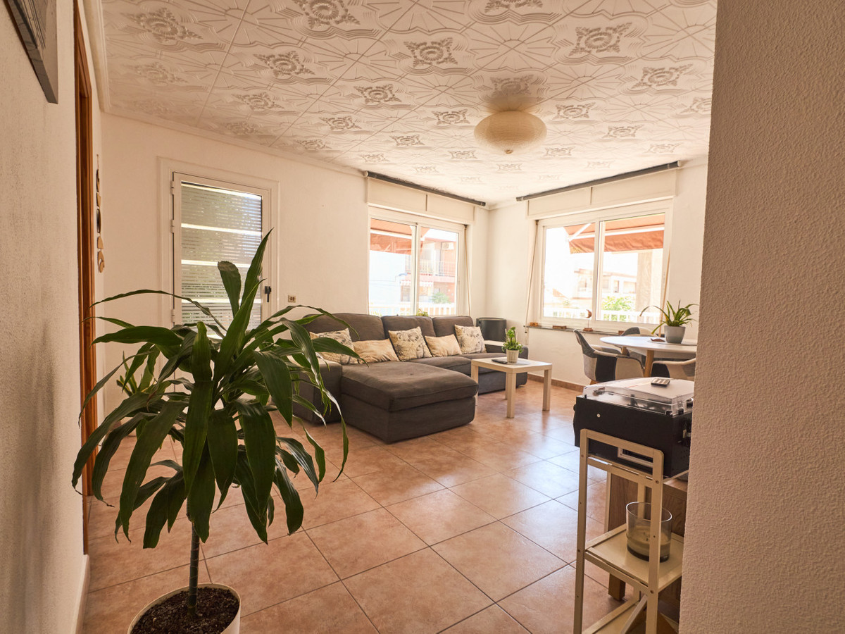 Se vende Apartamento Planta Media de 3 dormitorios en Costa Blanca, Alicante, España
