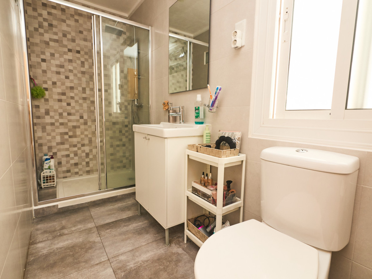 Se vende Apartamento Planta Media de 3 dormitorios en Costa Blanca, Alicante, España