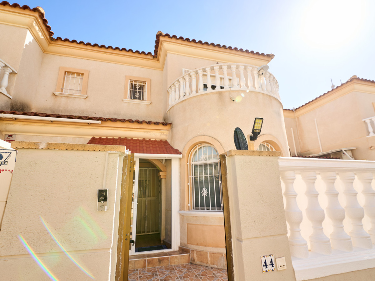 3 Bed Townhouse for sale in Aguas Nuevas Costa Blanca, Alicante, Spain