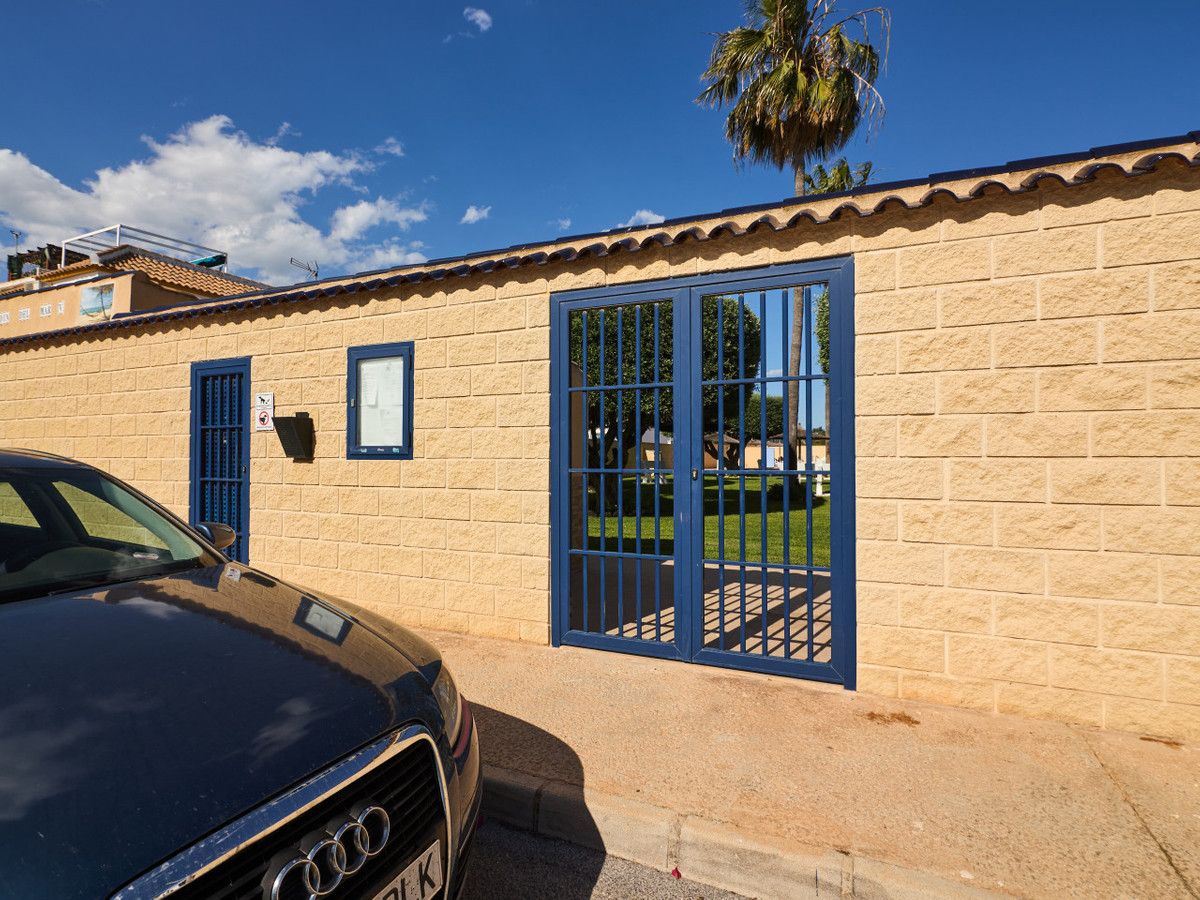 Se vende Villa - Chalet de 3 dormitorios en Costa Blanca, Alicante, España