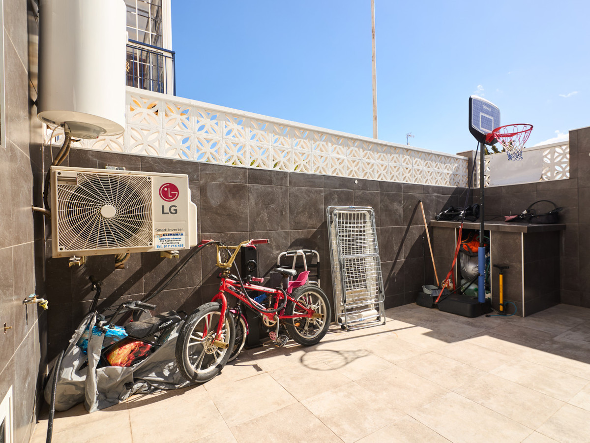 Se vende Villa - Chalet de 3 dormitorios en Costa Blanca, Alicante, España