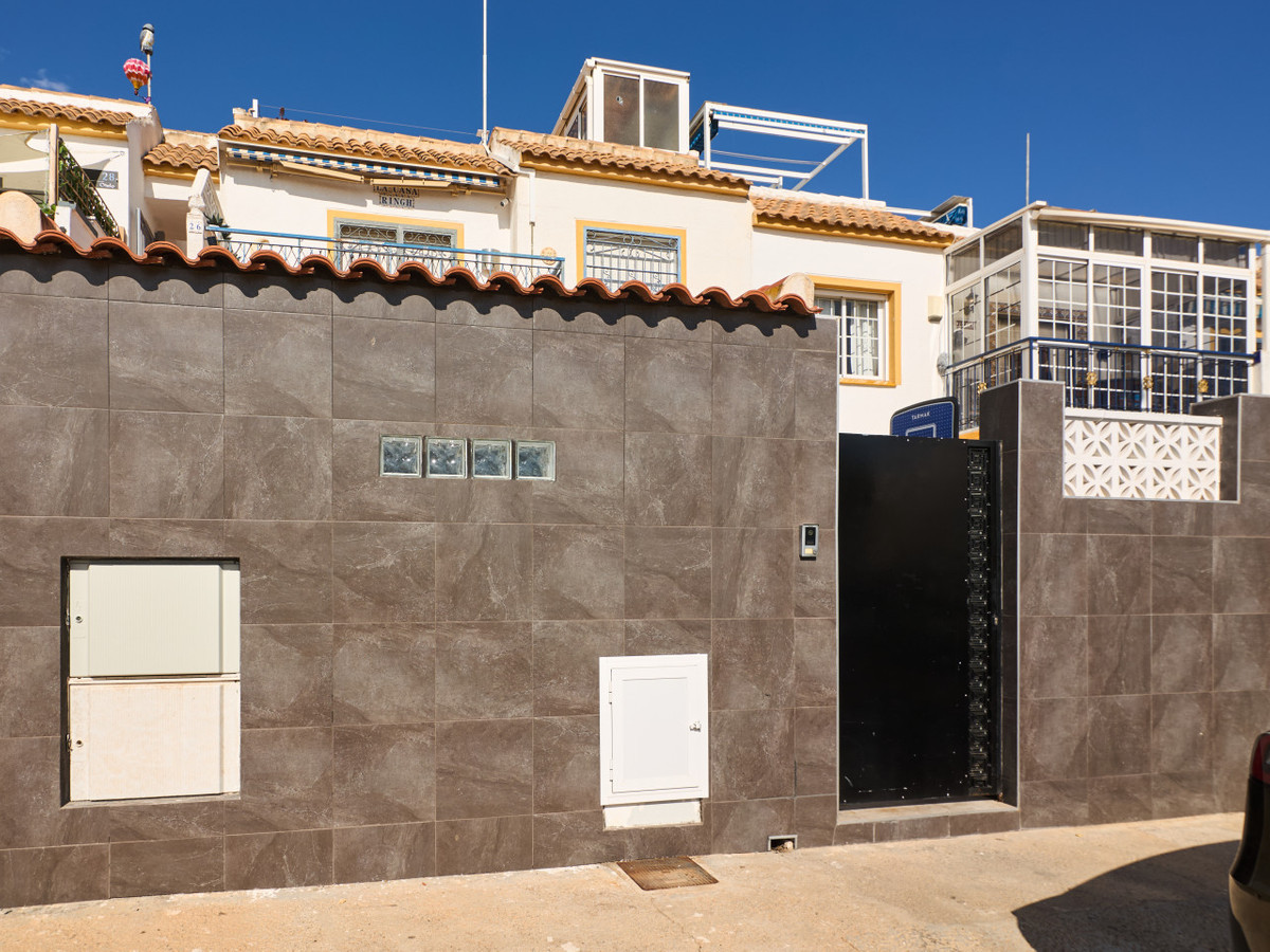 Se vende Villa - Chalet de 3 dormitorios en Costa Blanca, Alicante, España