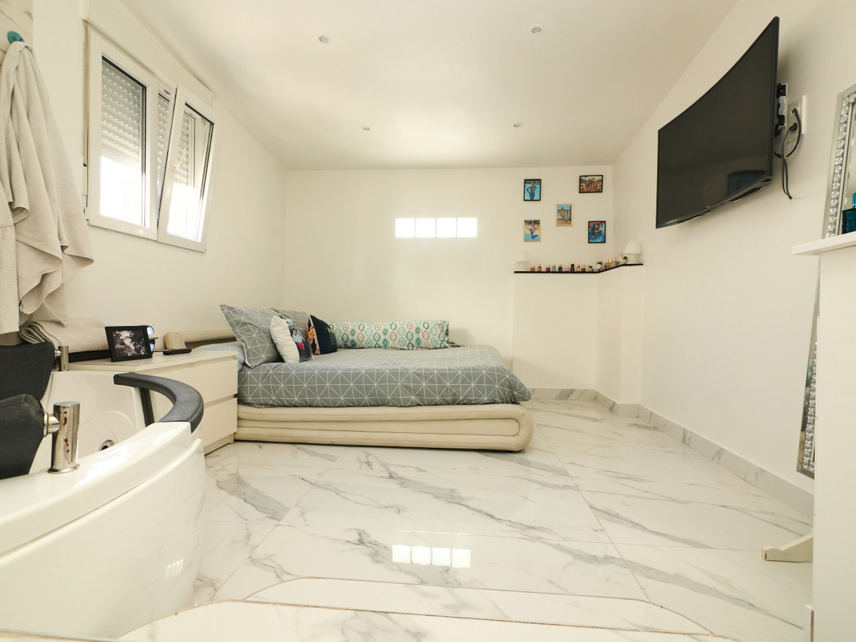 Se vende Villa - Chalet de 3 dormitorios en Costa Blanca, Alicante, España